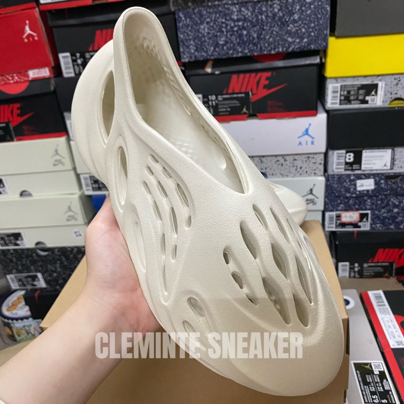 Giày YEEZY FOAM RUNNER