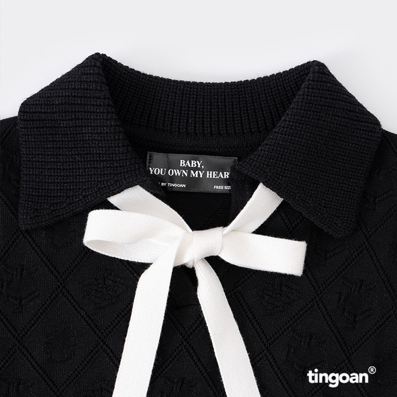 TINGOAN  SÀI GÒN- Áo len đen crop bề mặt len hoạ tiết quả trám cùng chi tiết buộc nơ YURI YURI TOP/BL