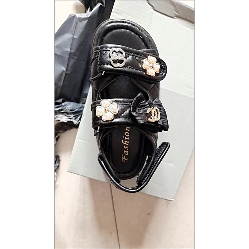 SANDAL 2 QUAI GẮN HOA BÉ GÁI
