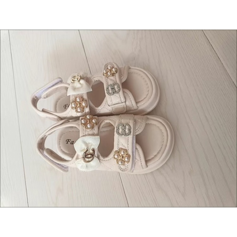 SANDAL 2 QUAI GẮN HOA BÉ GÁI