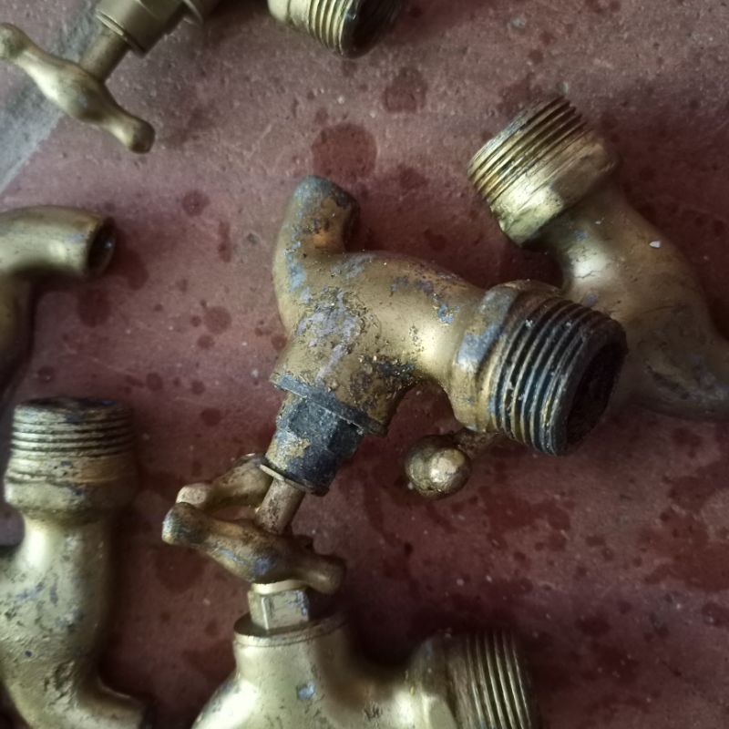 Vòi nước bằng nhôm phi 27 vặn , hàng cũ thanh lý