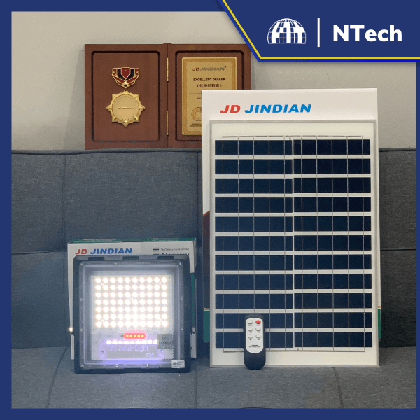 Đèn Năng Lượng Mặt Trời, Đèn Pha Chống Lóa Cao Cấp JD-770 Công Suất 70W - Mẫu 2023, Khung Nhôm- BH 02 Năm