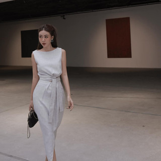 Đầm 𝐉𝐞𝐥𝐥𝐚 𝐃𝐫𝐞𝐬𝐬 sạn chéo dây buộc bụng sang chảnh - TKCC Ashley