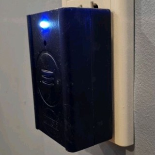 Thiết Bị Đuổi Côn Trùng Gián Thằn Lằn Thạch Sùng Chuột Nhện Muỗi Cao Cấp Cửu Long Dùng Sóng Siêu Thanh Hiệu Quả