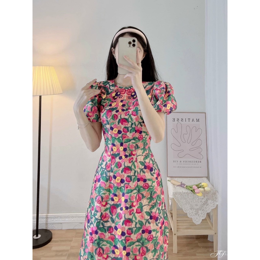 Áo dài hoa vai bồng hoa tiết sắc nét gấm hà cúc tinh tế, chuẩn phom. Cam kết chuẩn hình, chất lượng hàng đầu