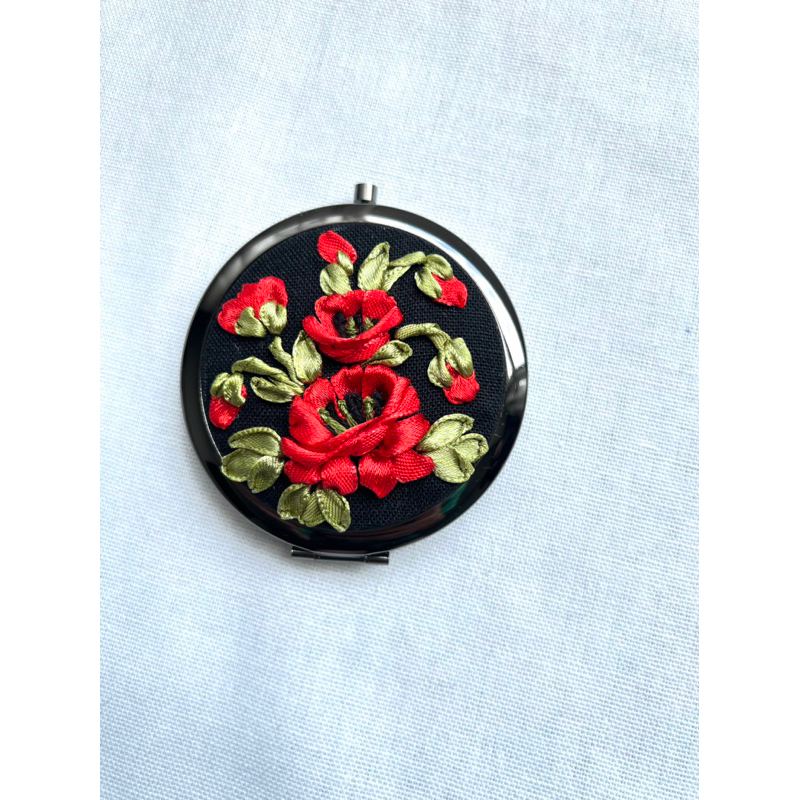 Gương thêu mini bỏ túi Handmade by Chang