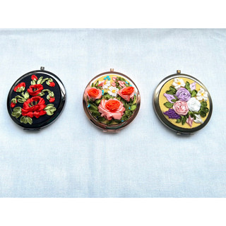 Gương thêu mini bỏ túi Handmade by Chang