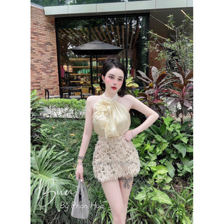 Set áo tơ cổ yếm kèm hoa chân váy lông phối kim sa bling