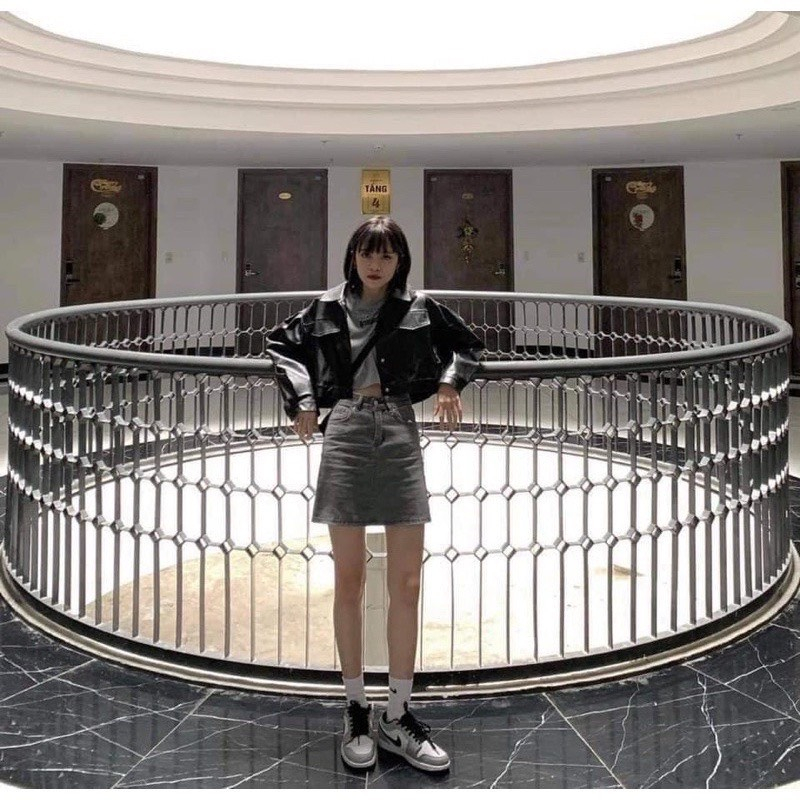 Áo khoác da dáng ngắn màu đen basic