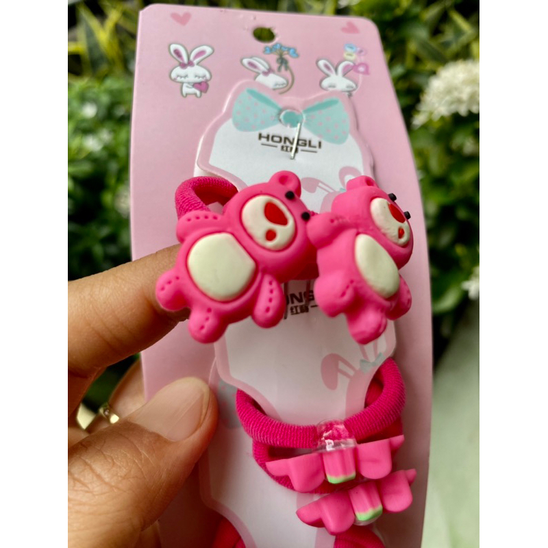 Cột tóc cho bé hình Gấu dâu