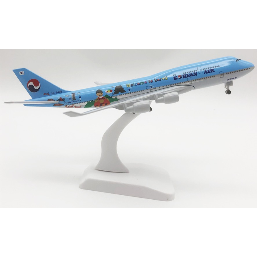 Mô hình máy bay Korean Boeing 747 18cm có bánh xe+đế trưng bày