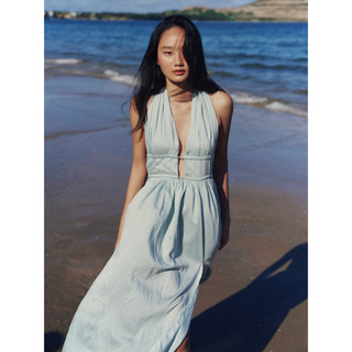 Đầm Cổ Xẻ Hở Lưng | The Hot Dress | CHEN Inspired