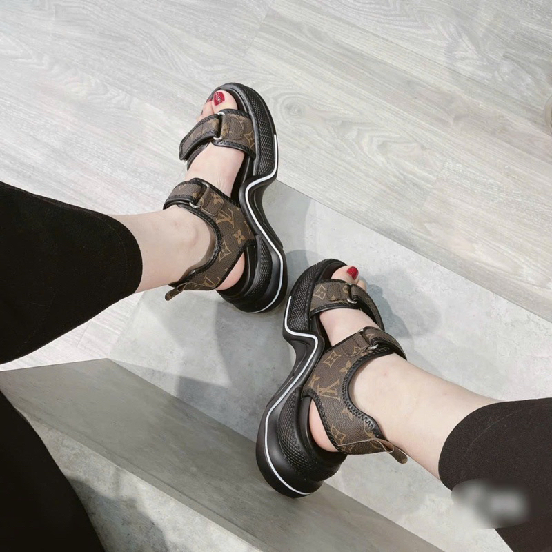 Sandanls LV  chuẩn hàng L1 quảng châu fullbox xịn sò