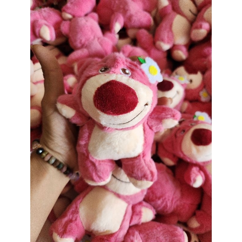 Gấu bông Lotso đeo hoa 12cm có móc treo