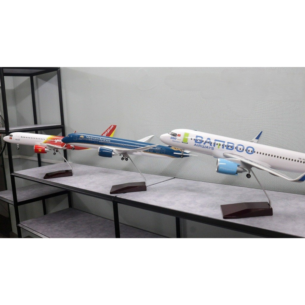 Mô hình máy bay V i e t j e t A ir Airbus A320 47cm 1:130 có đèn led tự động theo tiếng vỗ tay hoặc chạm MB47003