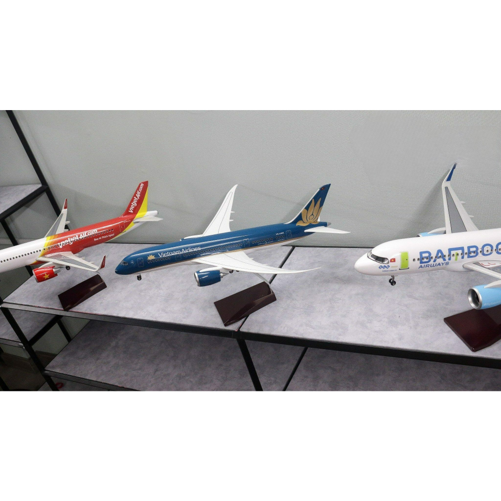 Mô hình máy bay V i e t j e t A ir Airbus A320 47cm 1:130 có đèn led tự động theo tiếng vỗ tay hoặc chạm MB47003