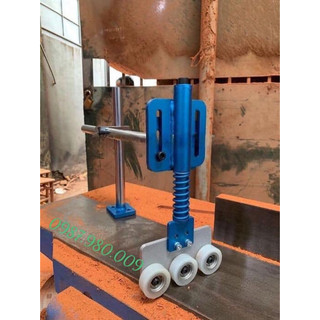 Bộ cữ tỳ phôi 3 con lăn và 1 con lăn_ tăng độ an toàn khi sử dụng máy móc