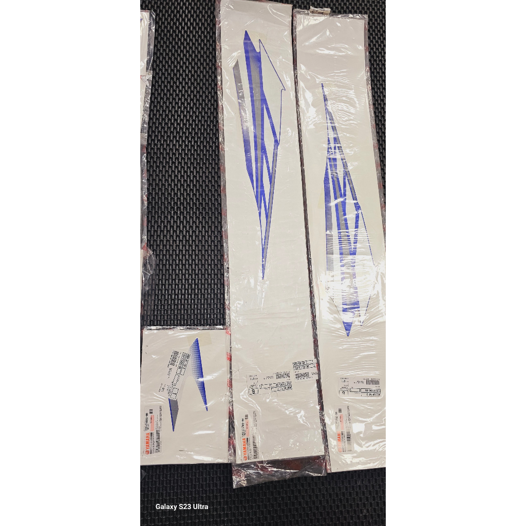 Tem exciter 2010 xanh trắng chính hãng yamaha đầy đủ các đời chính hãng và tem 3 lớp cho ae cần