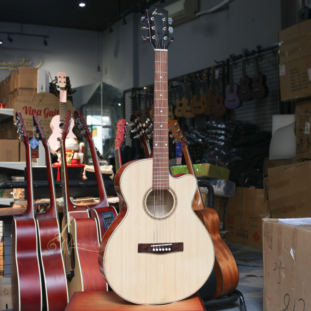 Đàn Guitar Acoustic Classic UG-EM Gỗ Thịt Có Ti Chỉnh Cần- Tặng Kèm 12 Phụ Kiện Và Bao Đàn