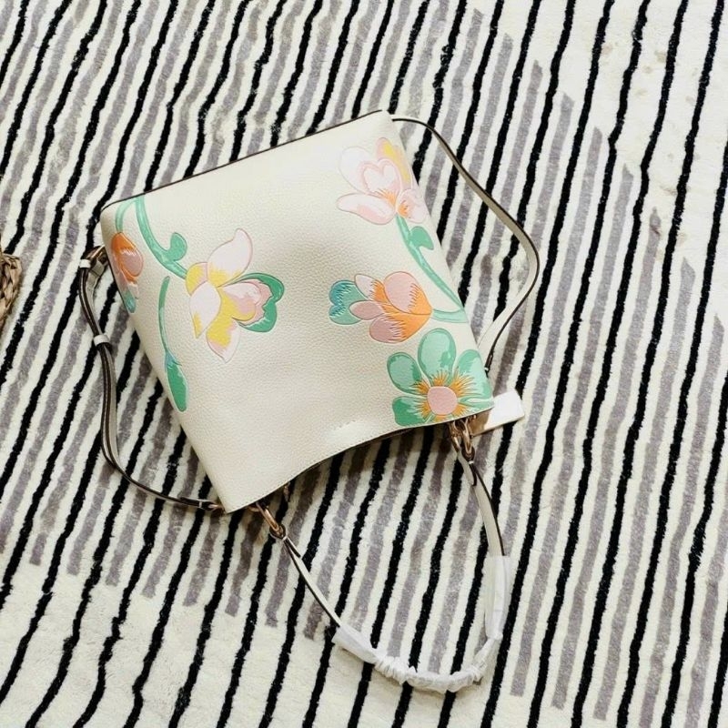 TÚI  C.OACH - TOWN BUCKET BAG HỌA TIẾT HOA XINH XẮN