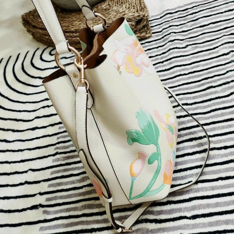 TÚI  C.OACH - TOWN BUCKET BAG HỌA TIẾT HOA XINH XẮN