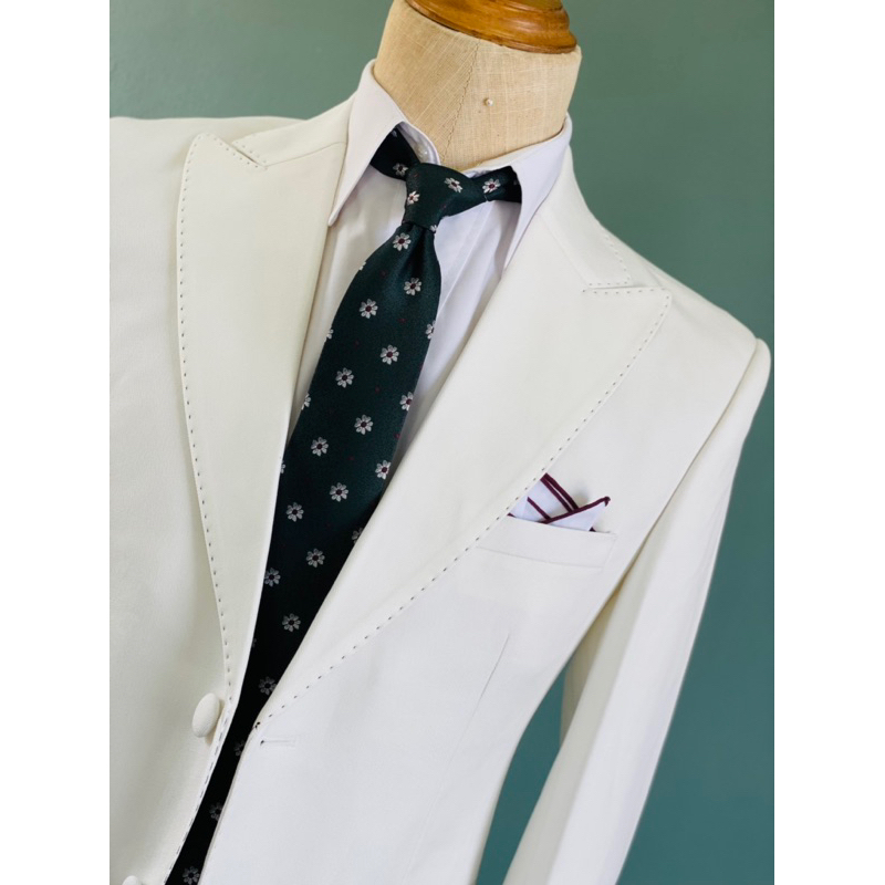 Bộ vest trắng cao cấp, có sẵn đủ size , trẻ trung sang trọng