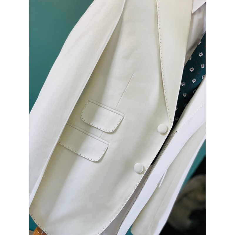 Bộ vest trắng cao cấp, có sẵn đủ size , trẻ trung sang trọng