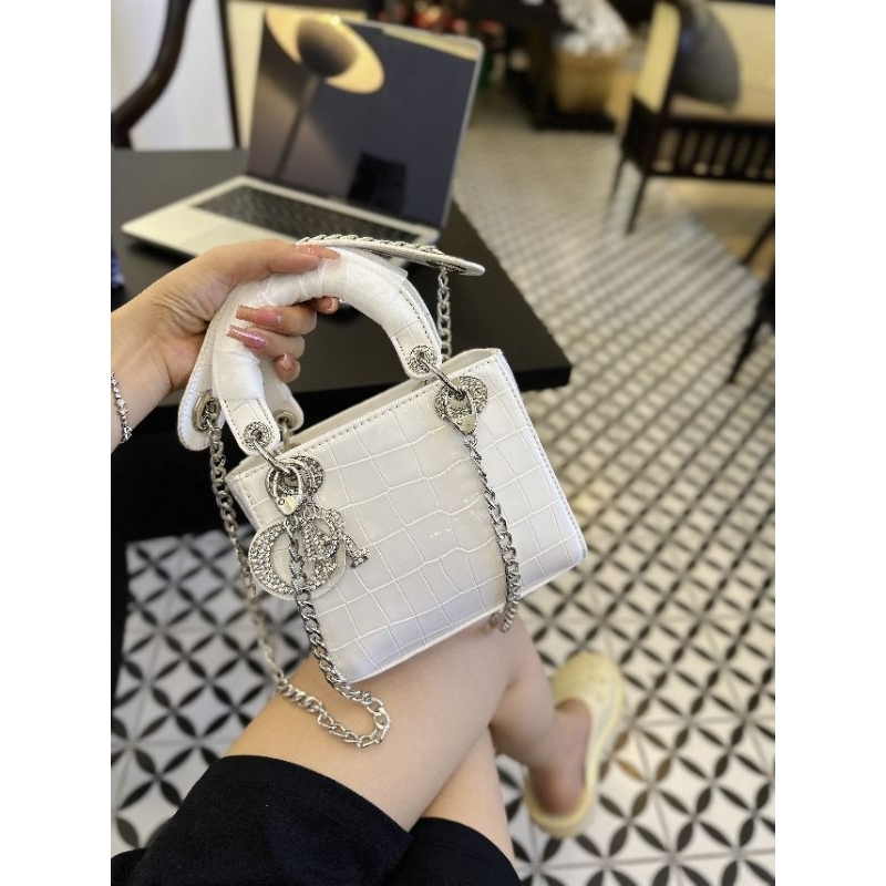 Túi quai xách lady da rắn bóng logo.đính đá 18cm có hộp