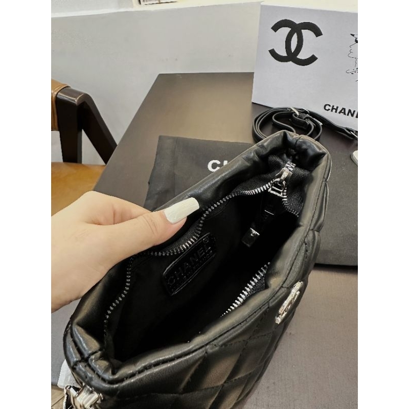 Túi kẹp nách dáng bầu hobo quai xích logo xanh jean siêu đẹp 20cm