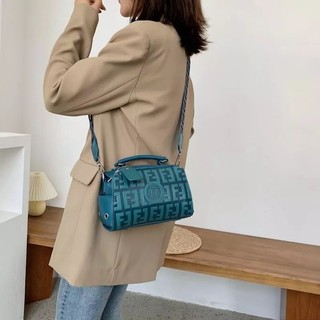 Túi dập chữ F( size  22- dáng trống)