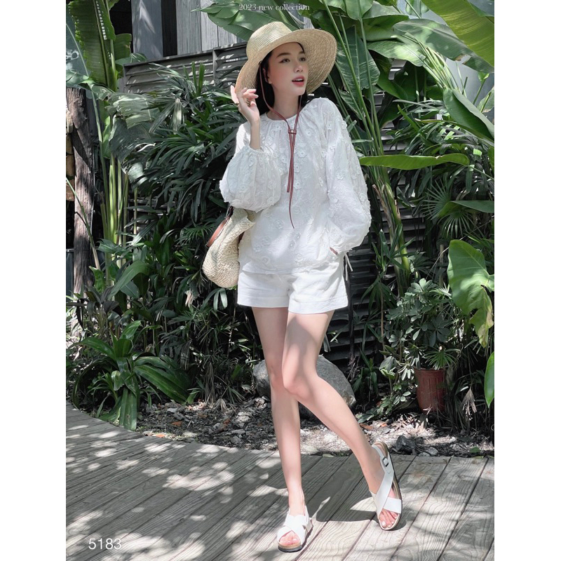 MadebyChloé - Áo sơ mi tay bom babydoll phom rộng thêu hoa nổi SYLVIE TOP - Thiết kế cao cấp