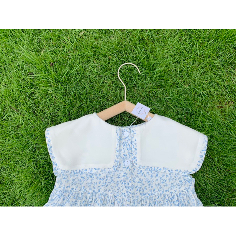*Tiệm nhà Mì* Đầm bé gái cố bèo vuông dáng babydoll họa tiết hoa xanh nhí chất vải xô đũi mềm mát