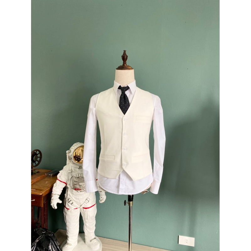 Bộ vest trắng cao cấp, có sẵn đủ size , trẻ trung sang trọng
