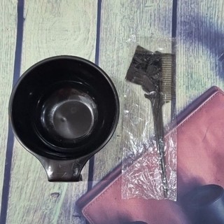 Combo chén, lược, nhuộm, bao tay dùng cho salon