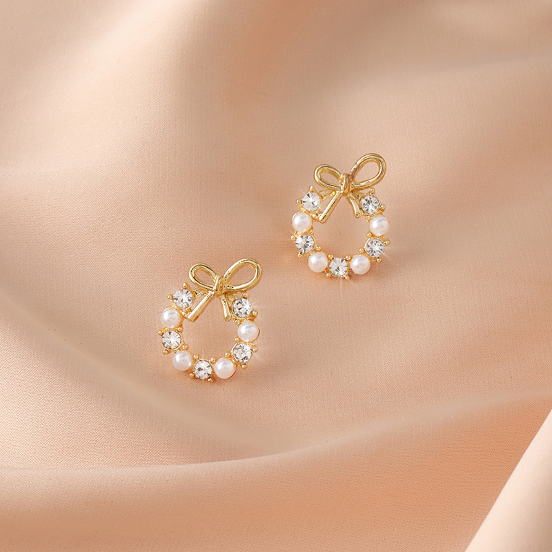 Khuyên tai vòng nơ đính ngọc trai nhân tạo dáng xinh xắn TODOKI T049