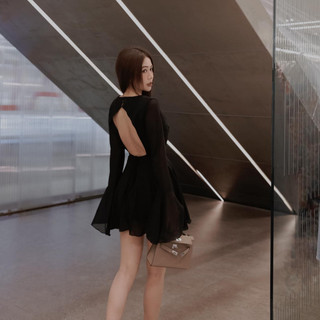 Đầm 𝐀𝐢𝐦𝐞𝐞 𝐃𝐫𝐞𝐬𝐬 khoét lưng chân xòe xinh tkcc bageo