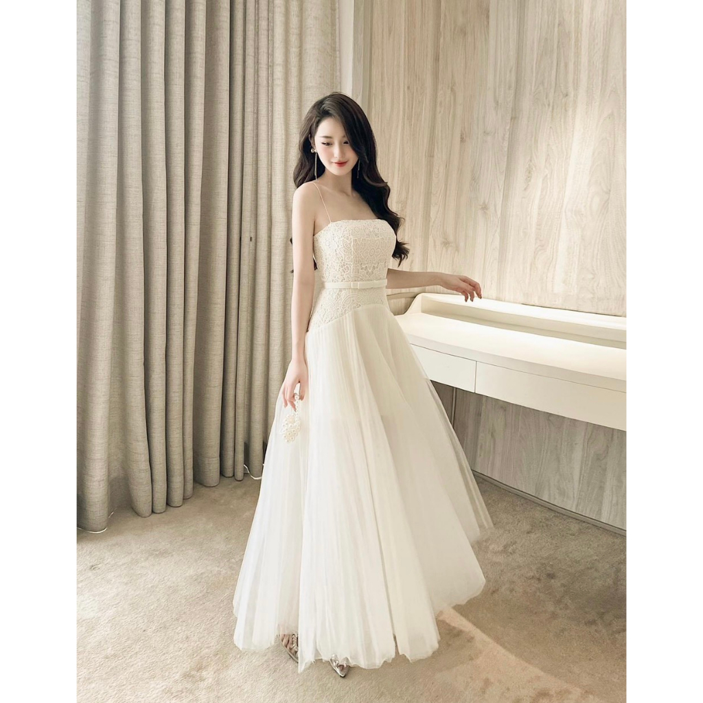 Đầm cúp ren . Có 1 màu. KÈm hình chụp thật 100%. Size dưới 54kg vừa. Đơn giản mà đẹp. Mua nhanh kẻo hết nha