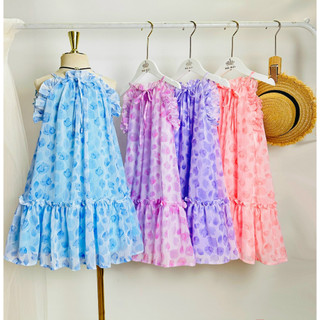 Đầm maxi bé gái cổ yếm nhấn bèo tay