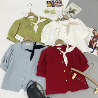 Áo crop đính hoa lệch vai