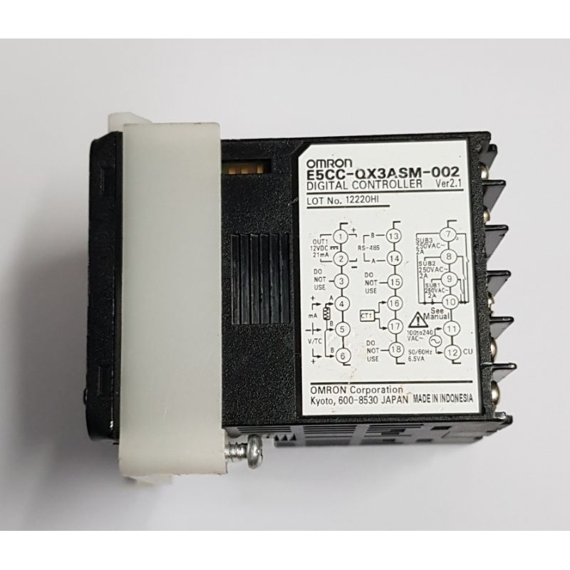 Đồng hồ nhiệt Omron E5CC-QX3ASM-002