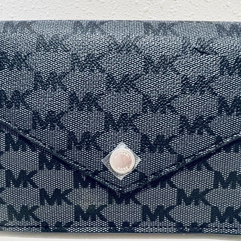 Túi thắt lưng Michael Kors AUTH kiểu dáng bì thư New Pass