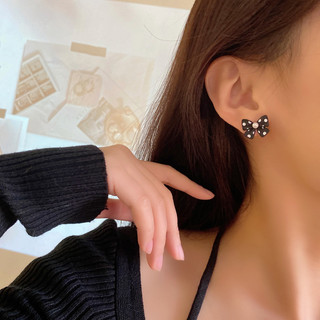 Bông tai nơ chấm bi b452
