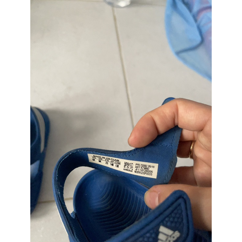 SANDAL BÉ TRAI ADIDAS AUTH size 23