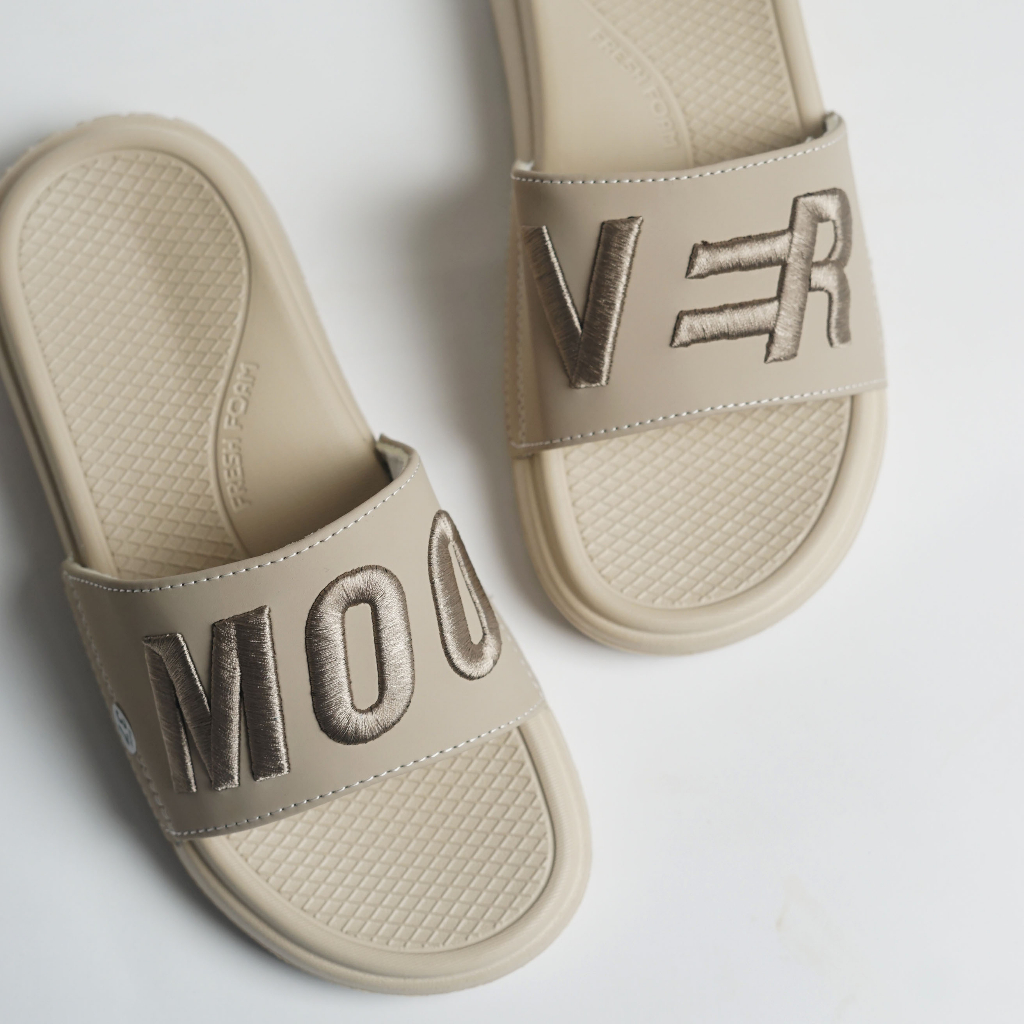 Dép quai ngang logo thêu 3d MOOVER dép unisex slipper cá tính đế cao 4cm êm chân chống thấm nước