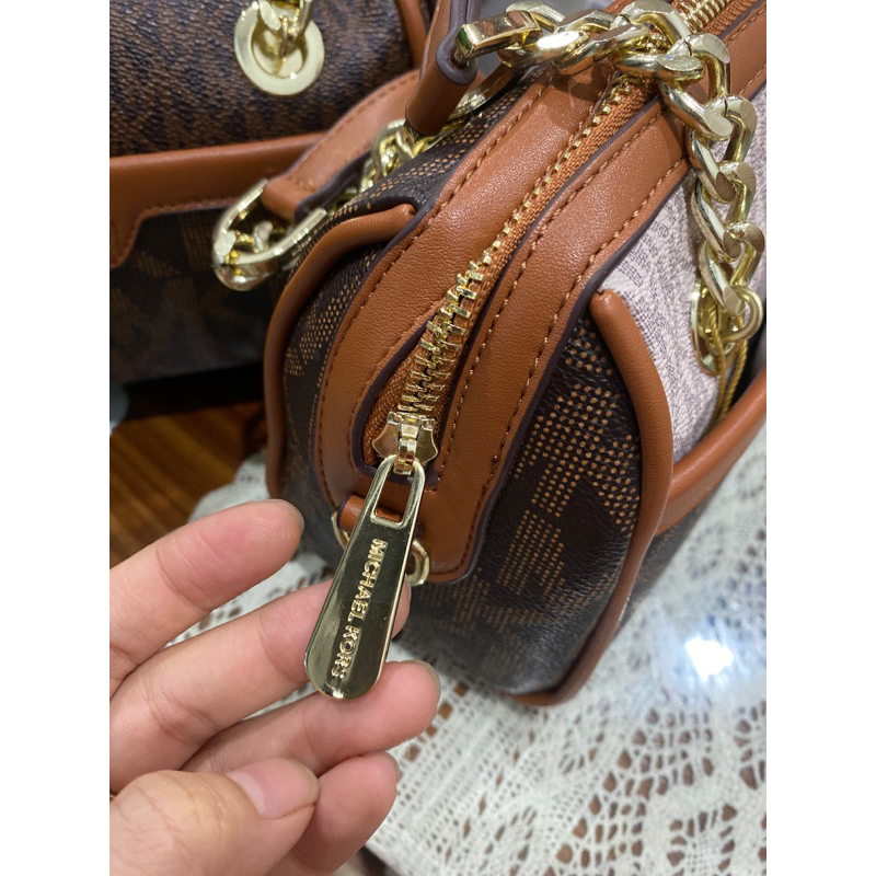 Túi Trống m.k đeo chéo và cầm tay dành cho nữ hàng đẹp