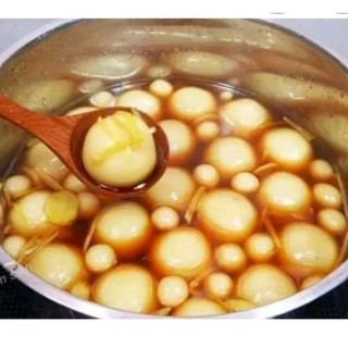 Đường thốt nốt nấu chè, làm bánh...