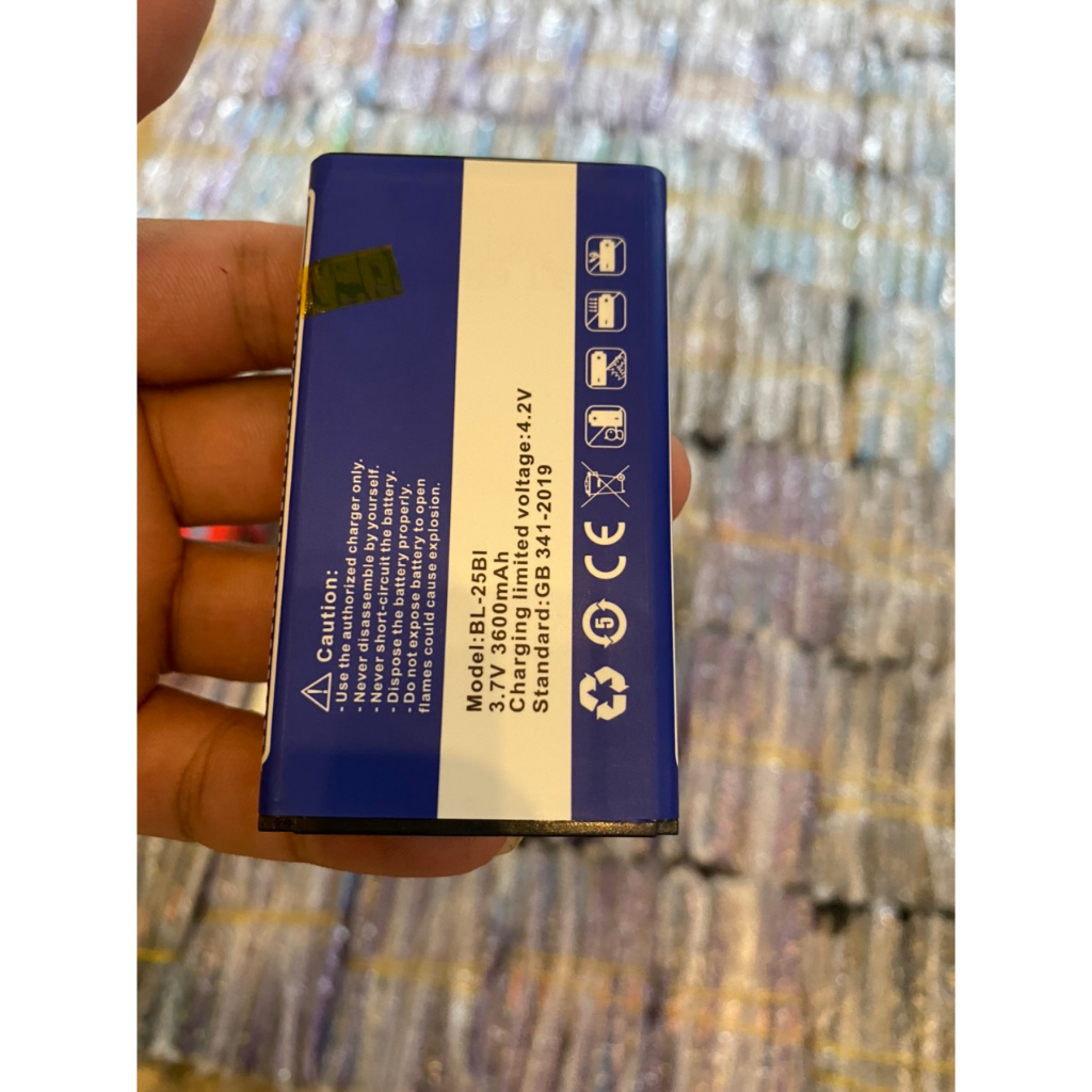 Điện thoại bàn phím Q-400 3 sim loa to,sóng khỏe,pin siêu trâu,hỗ trợ đọc bàn phím máy mới full box