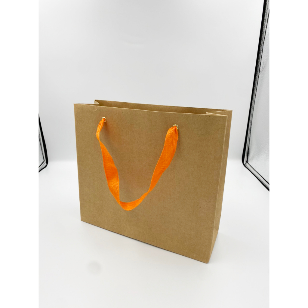 Túi giấy kraft nâu có quai, giấy dày, cứng cáp, sang trọng siêu rẻ siêu bền - Size 24x8x22cm
