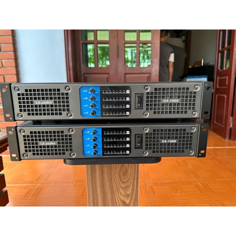 Đẩy 4 kênh LS D4.1000 tháo phòng hát cao cấp 1000w/ kênh chơi 4 full 40 dư sức chống đau lưng