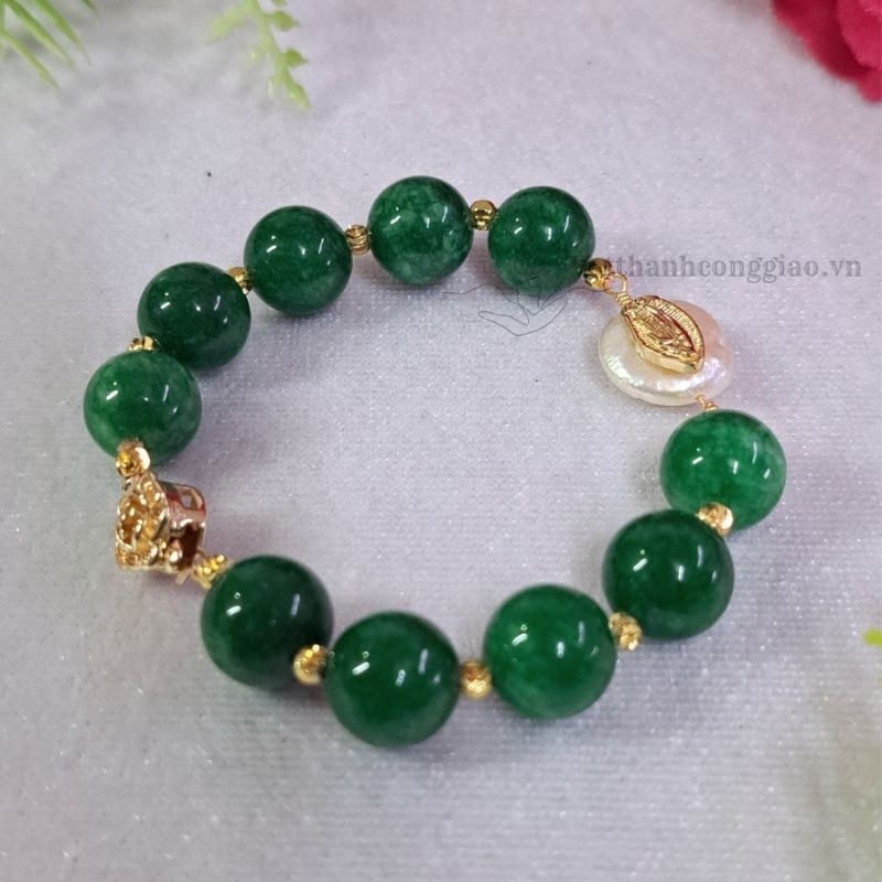 Vòng Tay Mân Côi Vật Phẩm Công Giáo | Mẫu Đá Cẩm Thach Xanh lá | Đức Mẹ Titan